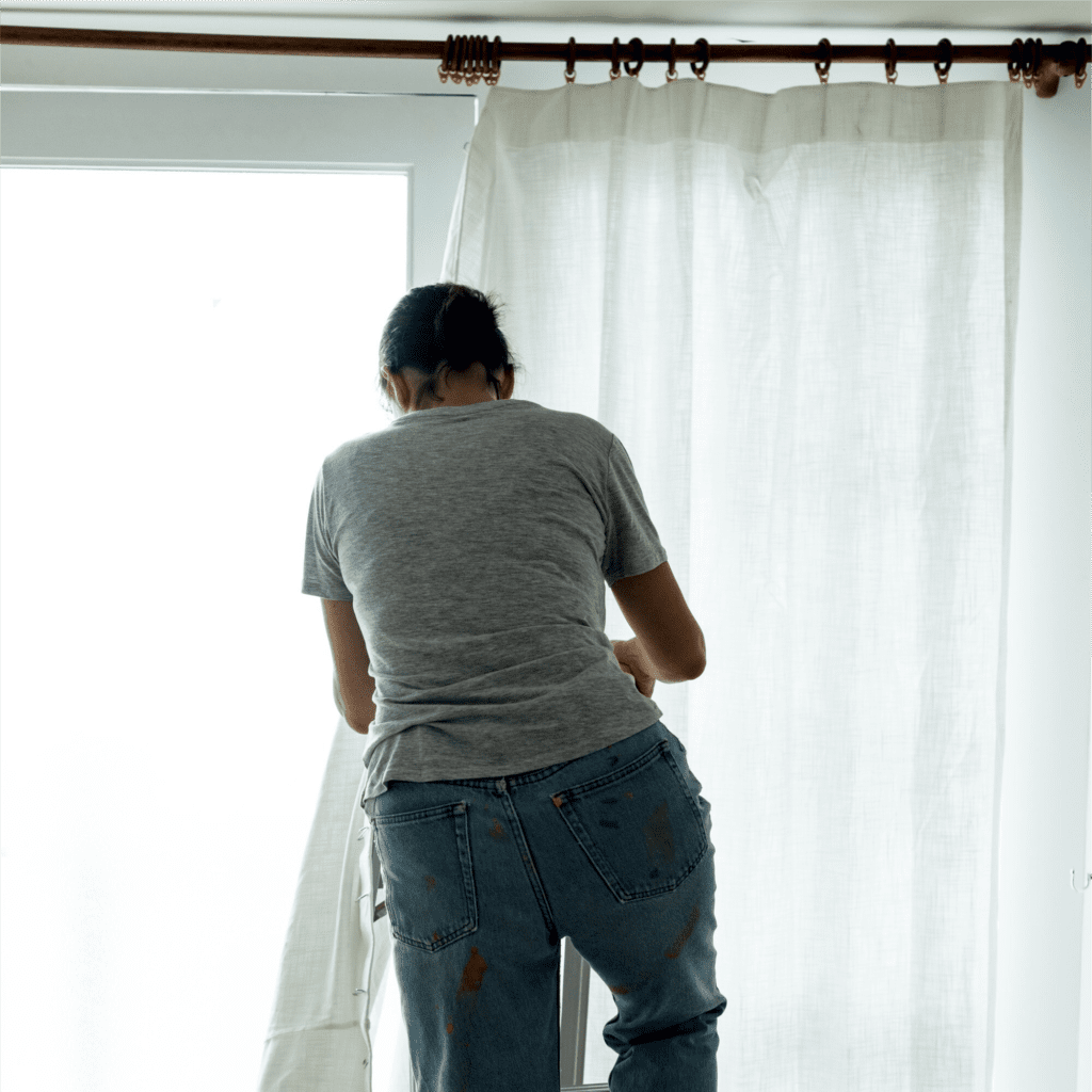 Poser une tringle à rideau