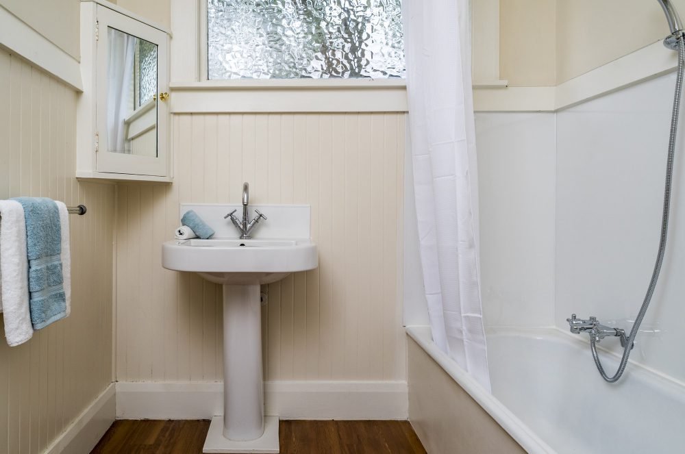 Rénover une salle de bain des années 80