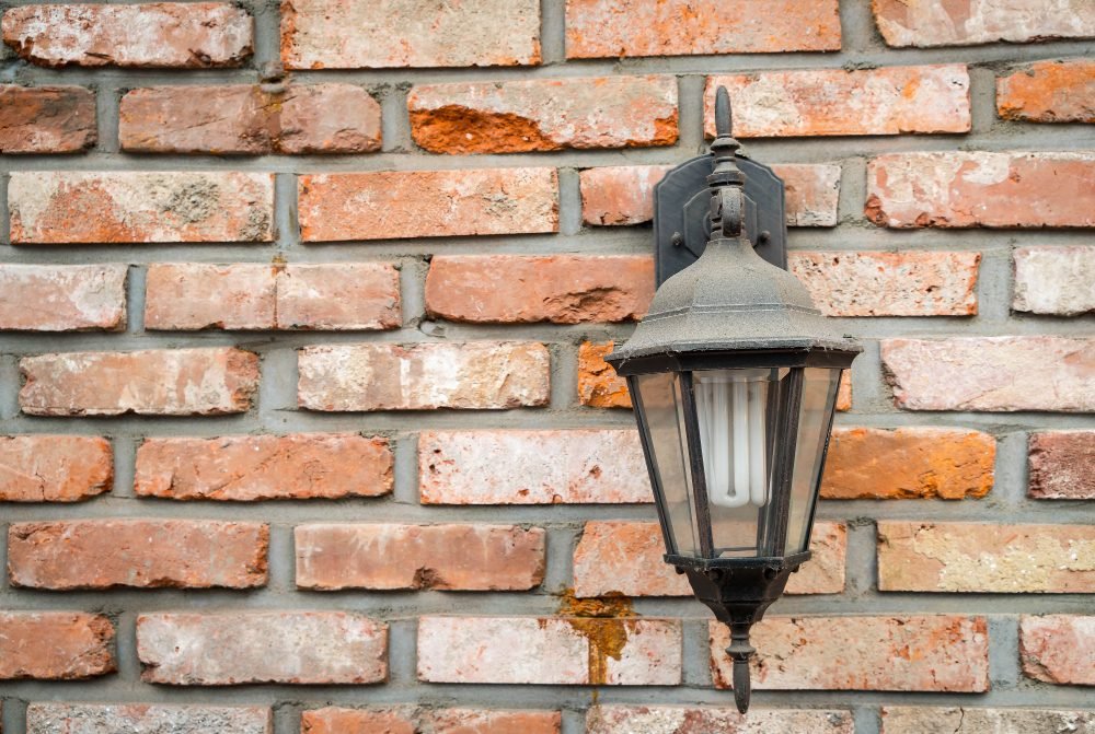Nettoyer une façade en brique